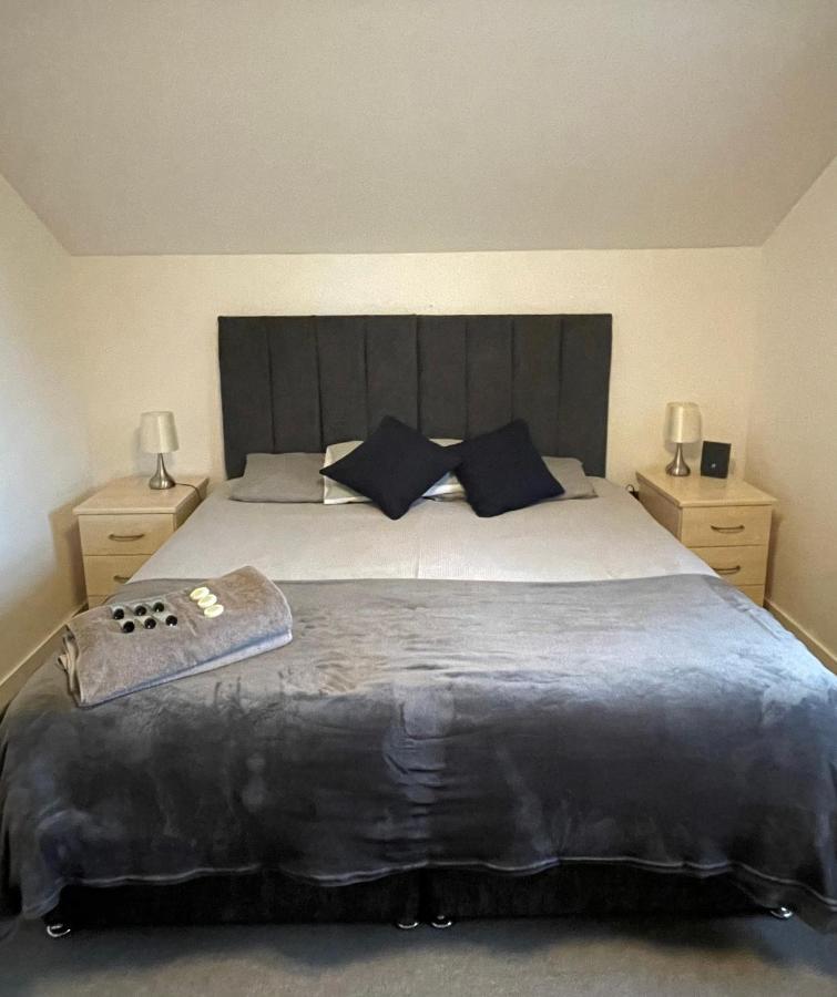 La Fontaine Court Apartments - Aldershot Esterno foto
