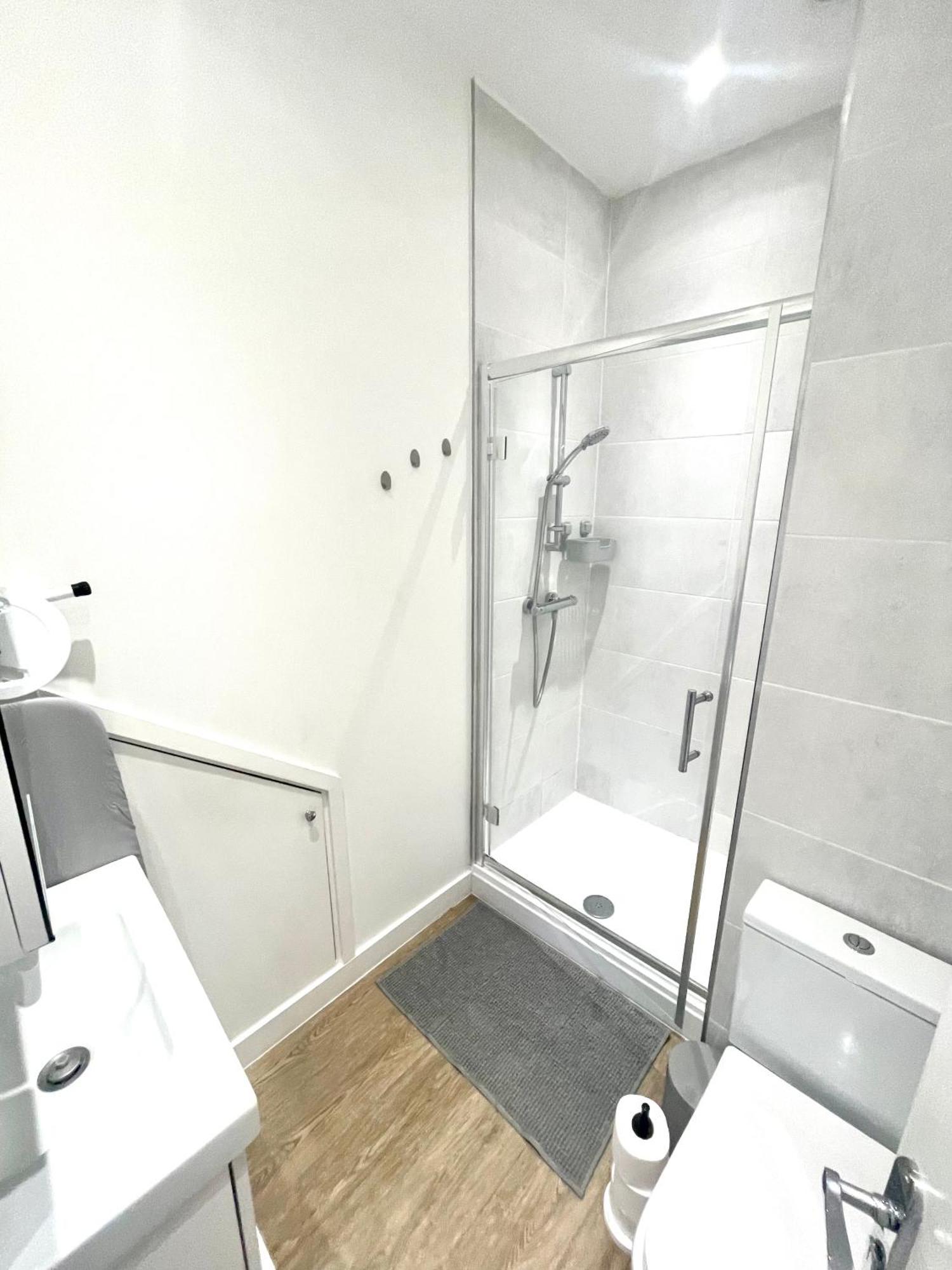 La Fontaine Court Apartments - Aldershot Esterno foto